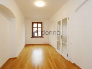 Pronájem bytu 4+1, Praha, Úvoz, 92 m2