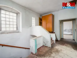 Prodej rodinného domu, Hostomice, Školní náměstí, 150 m2