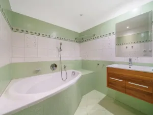 Pronájem bytu 2+1, Ostrov, Jungmannova, 61 m2