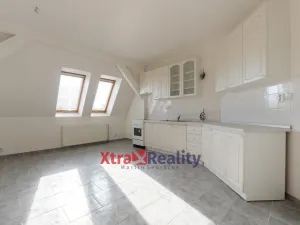 Prodej komerční nemovitosti, Modlany - Drahkov, 2300 m2