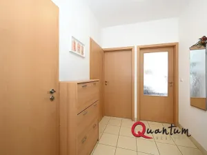 Pronájem bytu 2+kk, Praha - Řeporyje, Dělená, 56 m2
