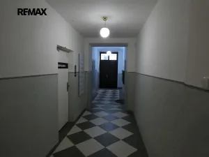 Pronájem bytu 2+kk, Praha - Smíchov, Staropramenná, 56 m2