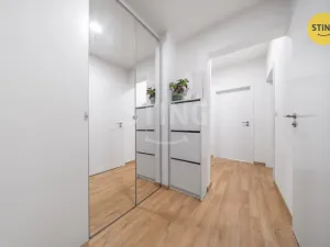 Prodej bytu 3+1, Praha, Peroutkova, 59 m2