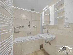 Pronájem bytu 3+kk, Praha - Prosek, Prosecká, 69 m2