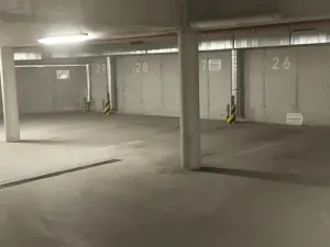 Pronájem garážového stání, Havlíčkův Brod, Stromovka, 13 m2