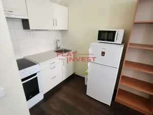 Pronájem bytu 2+kk, Praha - Holešovice, Kamenická, 42 m2
