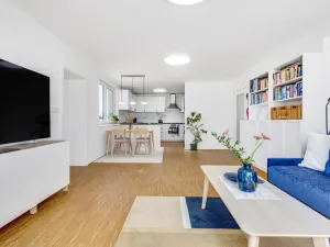 Prodej vícegeneračního domu, Praha - Horní Počernice, Čechurova, 365 m2