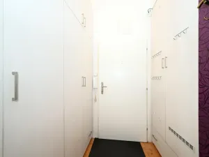 Pronájem bytu 2+kk, Praha - Holešovice, Janovského, 41 m2