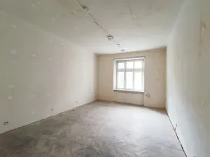 Pronájem obchodního prostoru, Hradec Králové, třída Karla IV., 89 m2