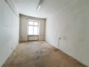 Pronájem obchodního prostoru, Hradec Králové, třída Karla IV., 89 m2