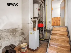 Prodej rodinného domu, Zlosyň, 307 m2