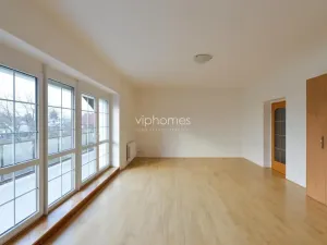 Pronájem vily, Průhonice, Sadová, 350 m2