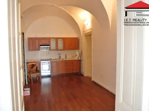 Pronájem bytu 2+1, Frýdek-Místek, Zámecké nám., 89 m2