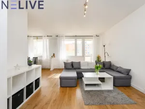 Pronájem bytu 3+kk, Praha, Flöglova, 72 m2