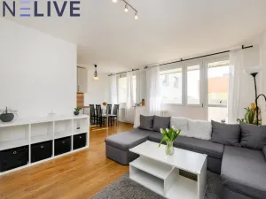 Pronájem bytu 3+kk, Praha, Flöglova, 72 m2