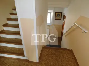 Prodej vícegeneračního domu, Mochov, 296 m2