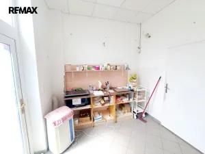 Pronájem obchodního prostoru, Jablonec nad Nisou, Komenského, 90 m2