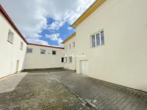 Pronájem kanceláře, Jirny, Družstevní, 619 m2
