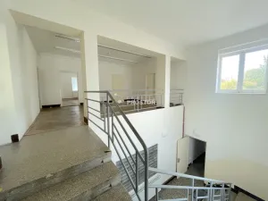 Pronájem kanceláře, Jirny, Družstevní, 619 m2
