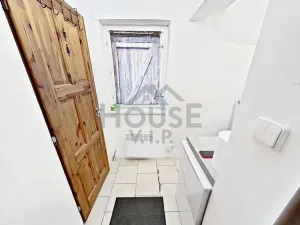 Pronájem kanceláře, Praha - Kobylisy, Klapkova, 40 m2