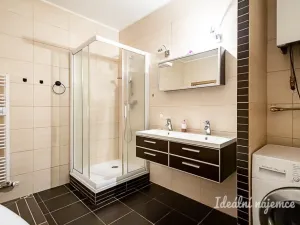 Pronájem bytu 2+kk, Praha - Holešovice, Osadní, 76 m2