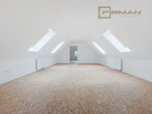 Prodej rodinného domu, Třebešice, 236 m2