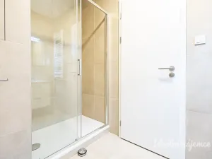 Pronájem bytu 1+kk, Praha - Vysočany, Poděbradská, 35 m2