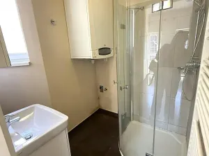 Pronájem bytu 1+kk, Praha - Libeň, Zenklova, 77 m2