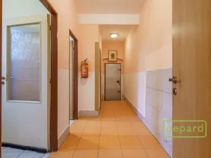 Prodej obchodního prostoru, Karlovy Vary, Rohová, 112 m2