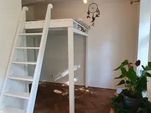 Pronájem bytu 1+kk, Praha - Střešovice, Na Malovance, 24 m2