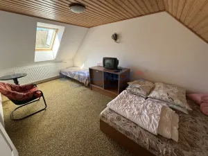 Pronájem vícegeneračního domu, Slavče, 333 m2