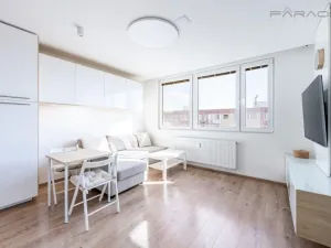 Pronájem bytu 2+kk, Praha - Hlubočepy, Lamačova, 32 m2