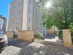 Pronájem bytu 2+kk, Praha - Strašnice, Černokostelecká, 47 m2