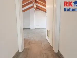 Pronájem bytu 4+1, Praha - Žižkov, Na Jarově, 122 m2