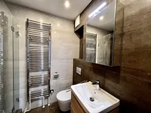 Prodej bytu 6+kk a větší, Praha, Lékařská, 167 m2