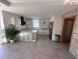 Pronájem rodinného domu, Dolany, 185 m2