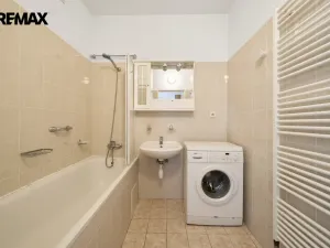 Prodej bytu 2+kk, Hradec Králové - Kukleny, Pardubická, 51 m2