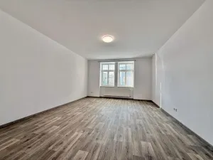 Pronájem bytu 2+1, Opava - Předměstí, Hviezdoslavova, 60 m2