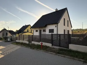 Prodej rodinného domu, Panenské Břežany, Nad Svatou Annou, 174 m2
