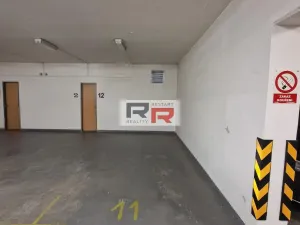 Pronájem garážového stání, Olomouc - Povel, Peškova, 22 m2