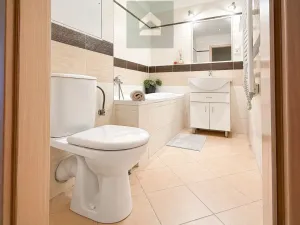 Prodej bytu 3+1, Plzeň - Lobzy, Dlouhá, 76 m2