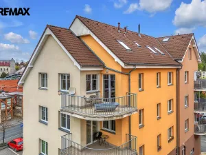 Prodej bytu 4+kk, Strančice, Náměstí Emila Kolbena, 108 m2