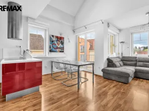 Prodej bytu 4+kk, Strančice, Náměstí Emila Kolbena, 108 m2