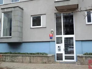 Pronájem garážového stání, Praha - Letňany, Chotěšovská, 14 m2