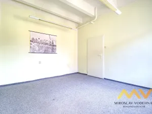 Pronájem kanceláře, Hradec Králové, Škroupova, 62 m2