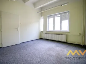 Pronájem kanceláře, Hradec Králové, Škroupova, 62 m2