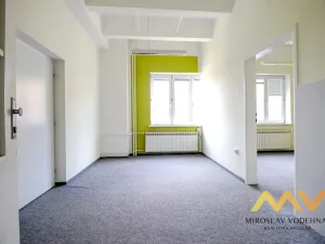Pronájem kanceláře, Hradec Králové, Škroupova, 62 m2