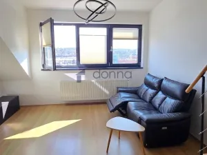 Pronájem bytu 2+kk, Praha, U plynárny, 75 m2