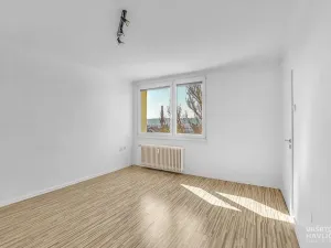 Pronájem bytu 1+kk, Dvůr Králové nad Labem, Macharova, 27 m2