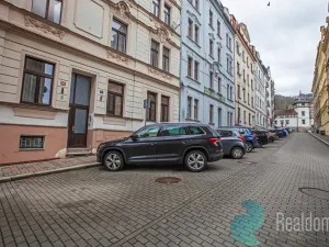 Prodej bytu 2+1, Karlovy Vary, Raisova, 75 m2